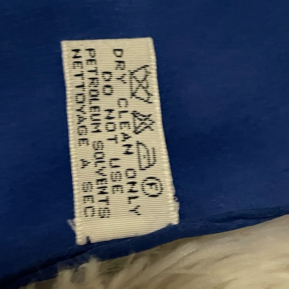 Stunning CHANEL bow design 100% silk scarf, Made in Italy - Picture 5 of 10